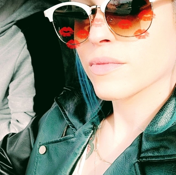 Home Goods/Services & Some Fashion Thrown In - Picture 3 of 4